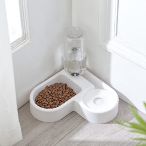 Heart-Shaped Corner Food and Water Bowl for Cats and Small Dogs