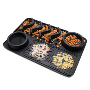 Silicone Licking Pet Mat – Multifunctional Feeding Mat - Image 3