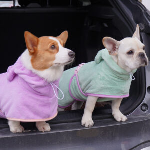 Super Absorbent Microfiber Dog Bathrobe – Fast Drying & Soft - Image 2