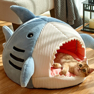 Shark Pet Bed – Cozy Semi-Closed Nest